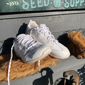 Varsity spirit cheer shoes